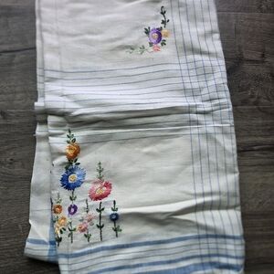 Floral Embroidered Table Cloth 51" Square VTG